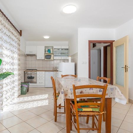 Lovely Apartment In Krk With Kitchen Brzac Exteriör bild