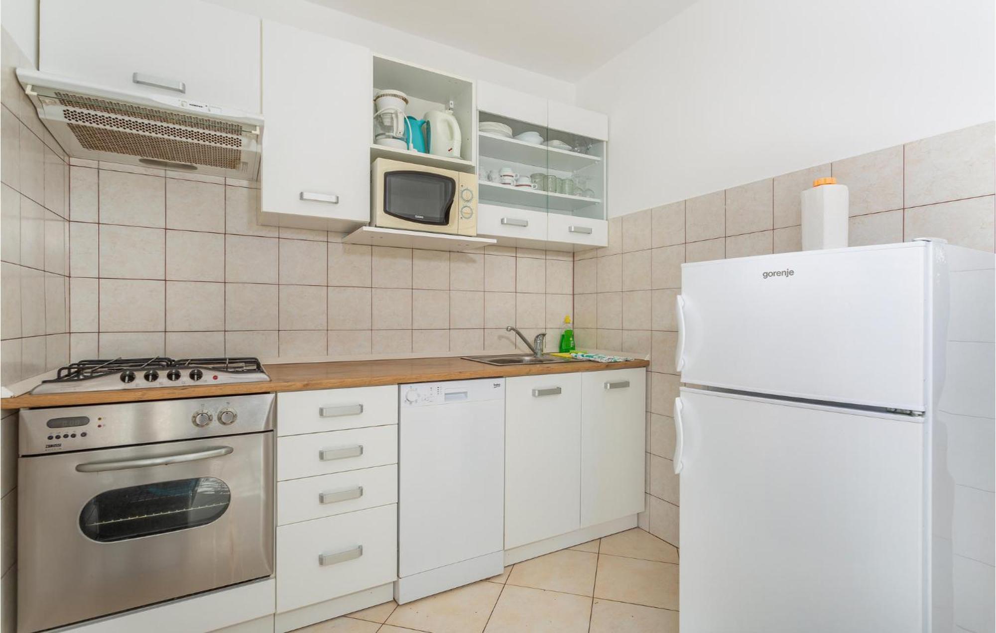 Lovely Apartment In Krk With Kitchen Brzac Exteriör bild