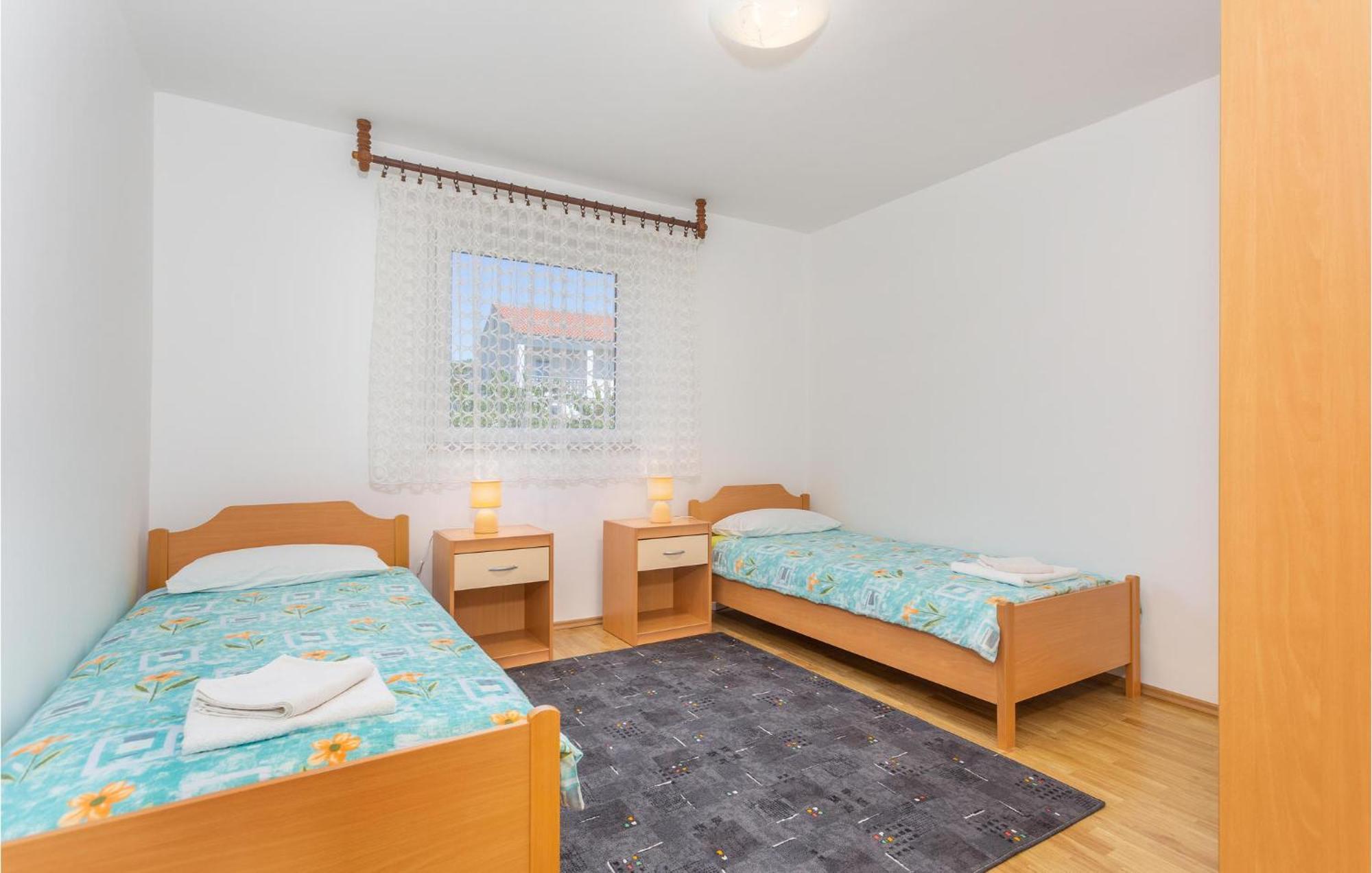Lovely Apartment In Krk With Kitchen Brzac Exteriör bild
