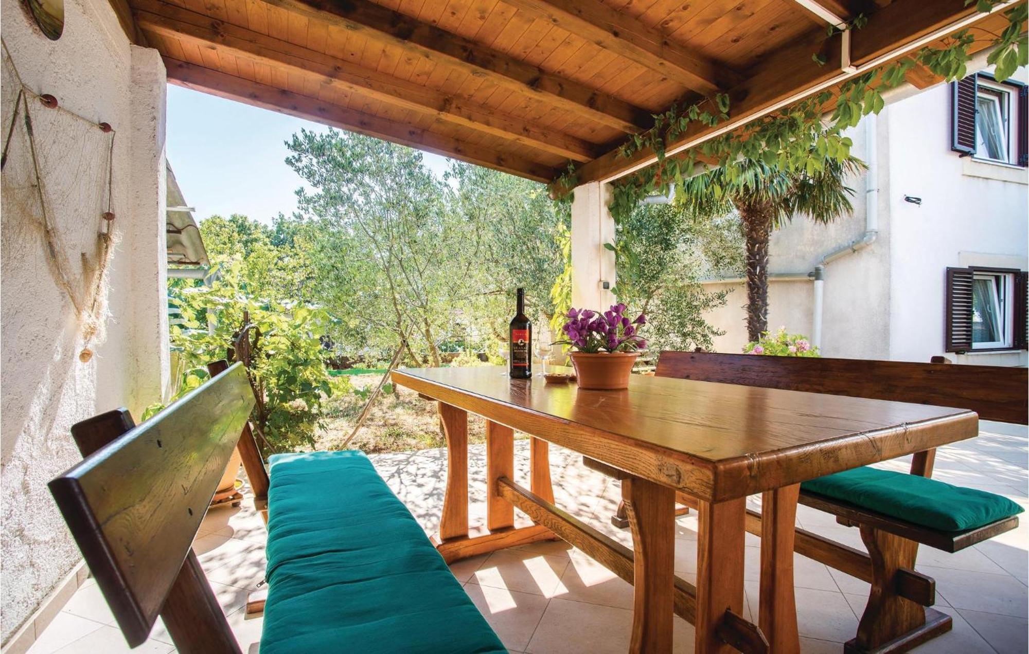 Lovely Apartment In Krk With Kitchen Brzac Exteriör bild