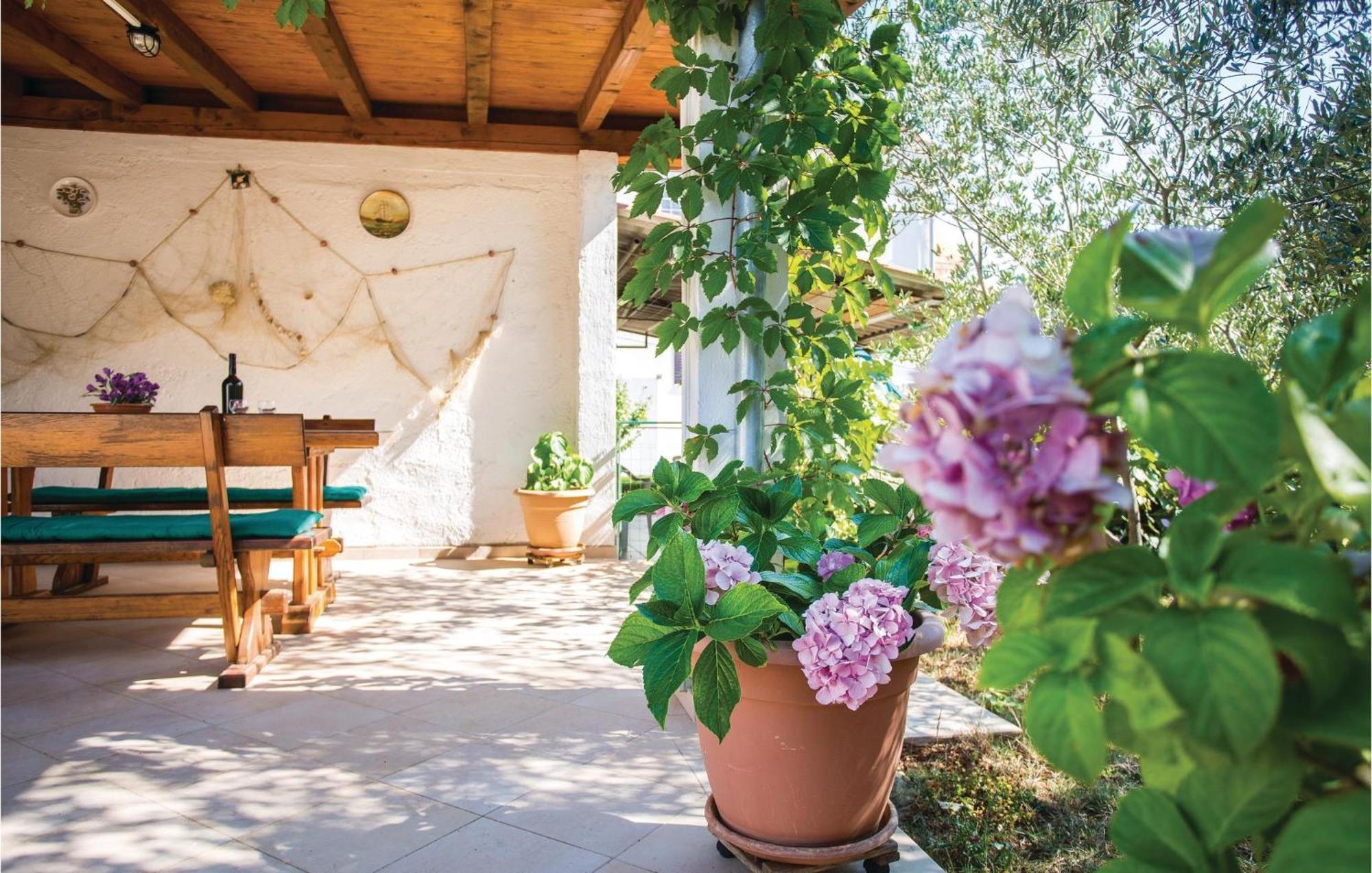 Lovely Apartment In Krk With Kitchen Brzac Exteriör bild