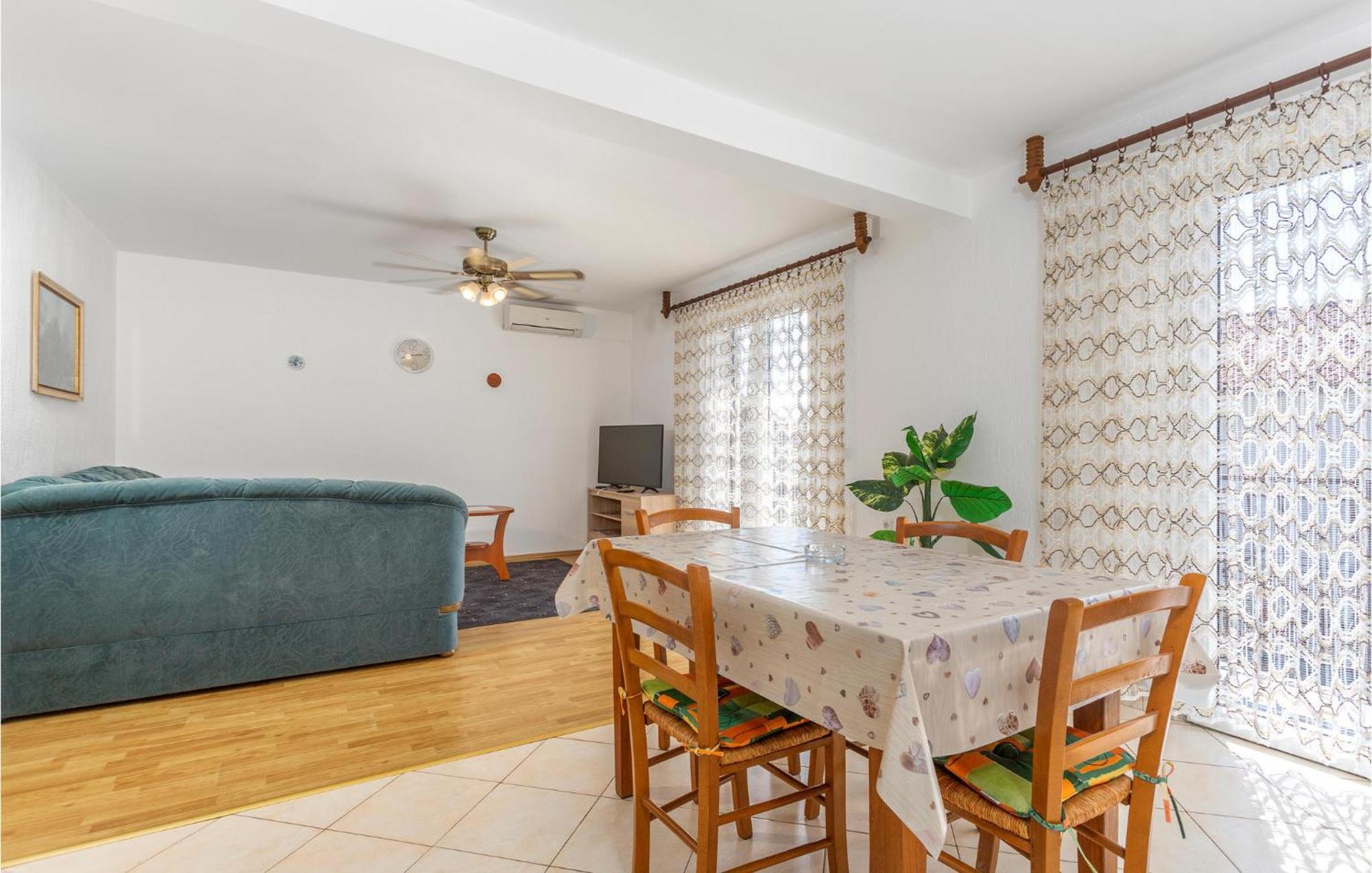 Lovely Apartment In Krk With Kitchen Brzac Exteriör bild